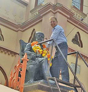 દાદાભાઈ નવરોજી જન્મજયંતિની નવસારીમાં શાનદાર ઉજવણી