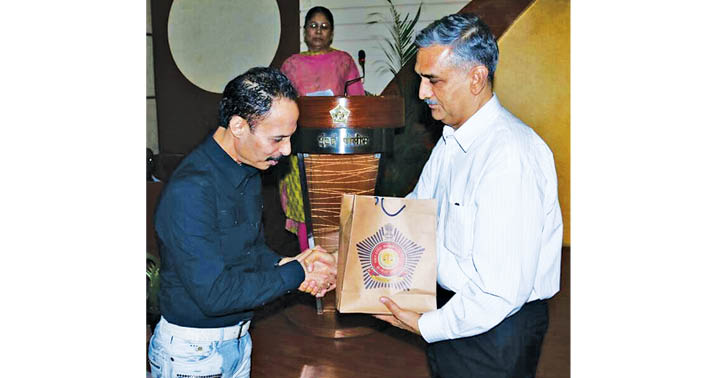 Dr. Mickey Mehta Felicitated By Mumbai Police Commissioner