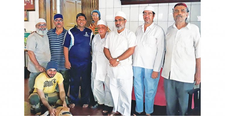 Volunteers Beautify Patel Agiary