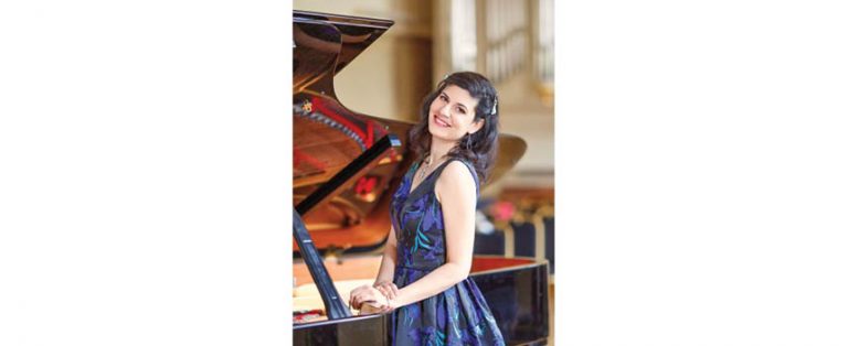 Farah Ghadiali Wins ‘All India Western Classical Vocal Competition’ In New Delhi