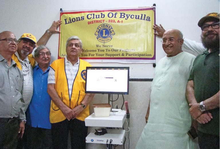 Lions Club (Byculla) Holds Vision Project