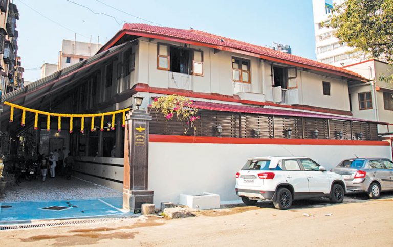 175-year-old Patel Agyari Wears A New Look!