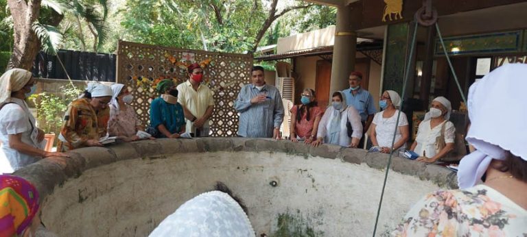 Ava Roj Jashan At Bhikha Behram Well