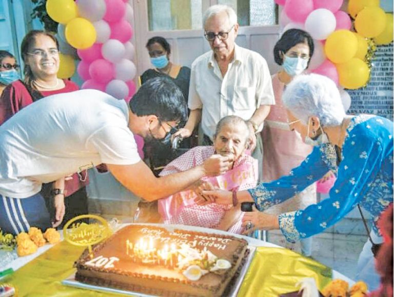 Dina Sethna – Karachi’s Oldest Parsi Resident Celebrates 107th Birthday!