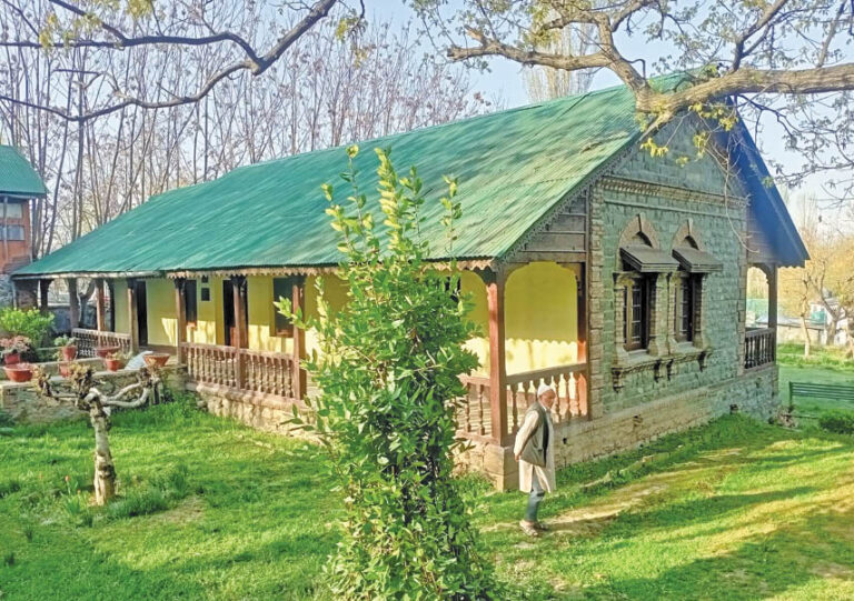 Srinagar’s Parsee Zoroastrian Aramgah