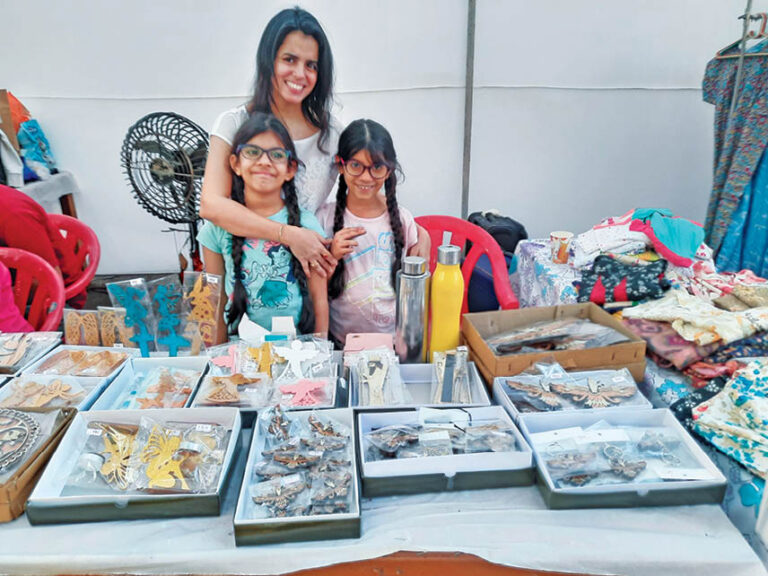 Malcomn Baug Holds Exciting ‘Anand Mela’
