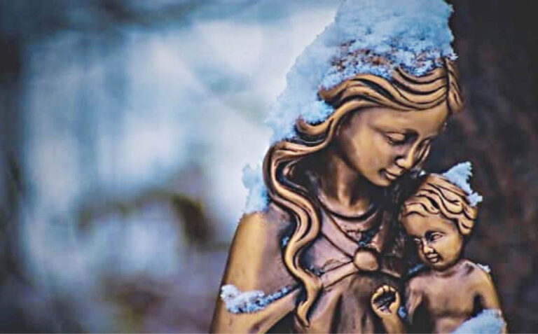 The Mommy Astro-Guide: What Zodiac Signs Say About Mothers!