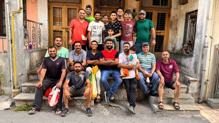 Navsari Youth Keep ‘Ghee Khichdi’ Tradition Alive!